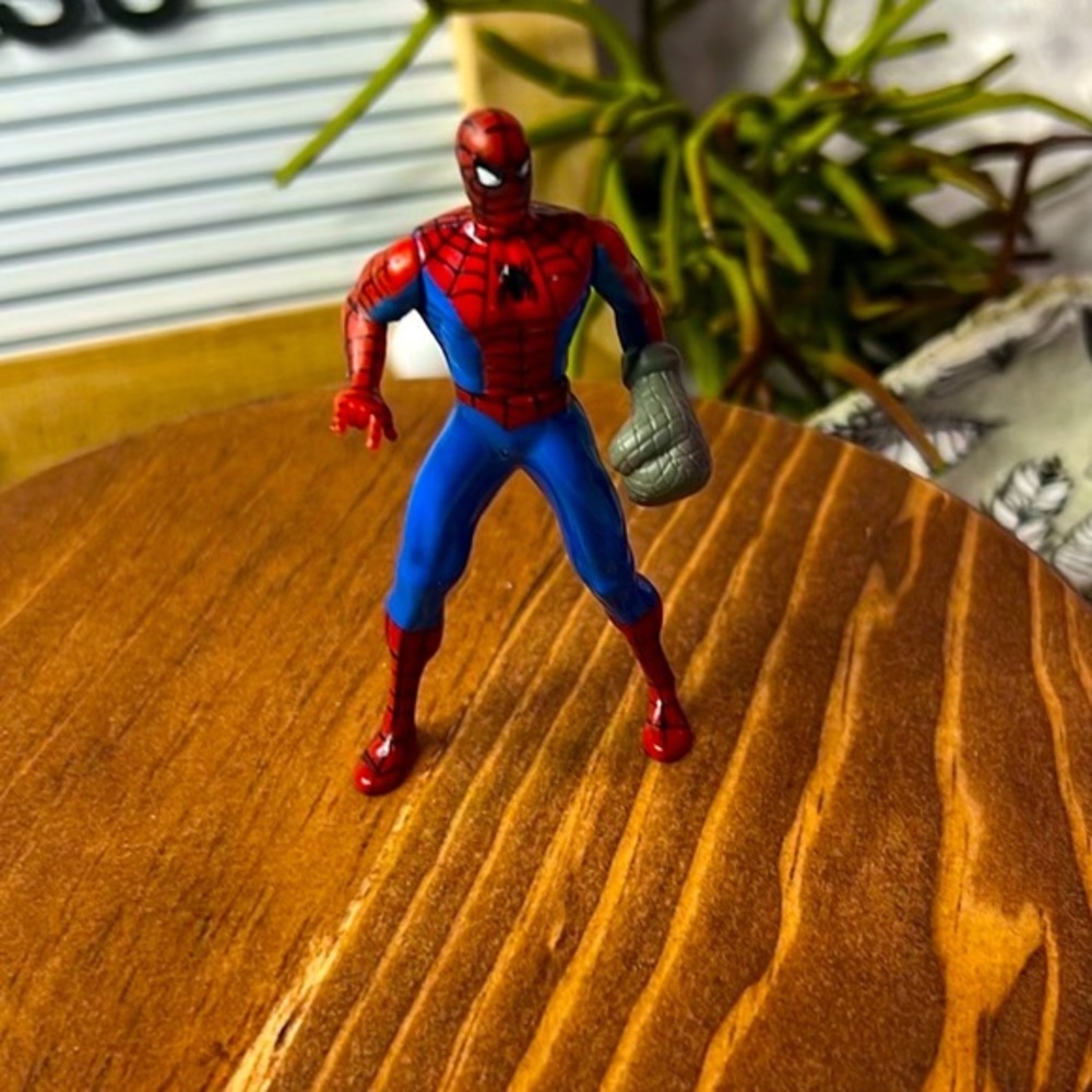 ORIGINAL Vintage 1994 Toy Biz Web of Steel Spider-Man Action Figure 3”.